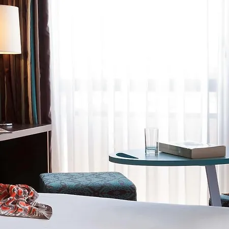 Ibis Styles Sur Отель