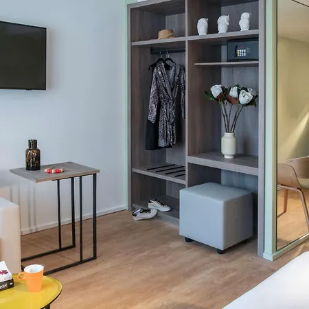 Отель Ibis Styles Sur 3*